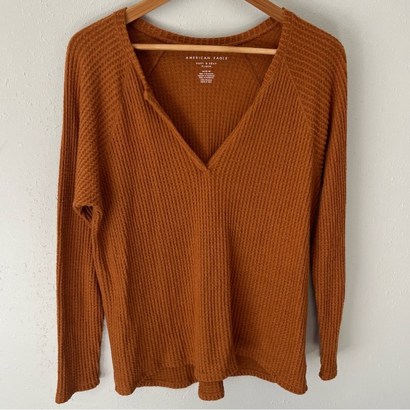 Marian Eagle Soft & Sexy Plush Waffle Thermal V-Neck Blouse Size Medium - Picture 5 of 8